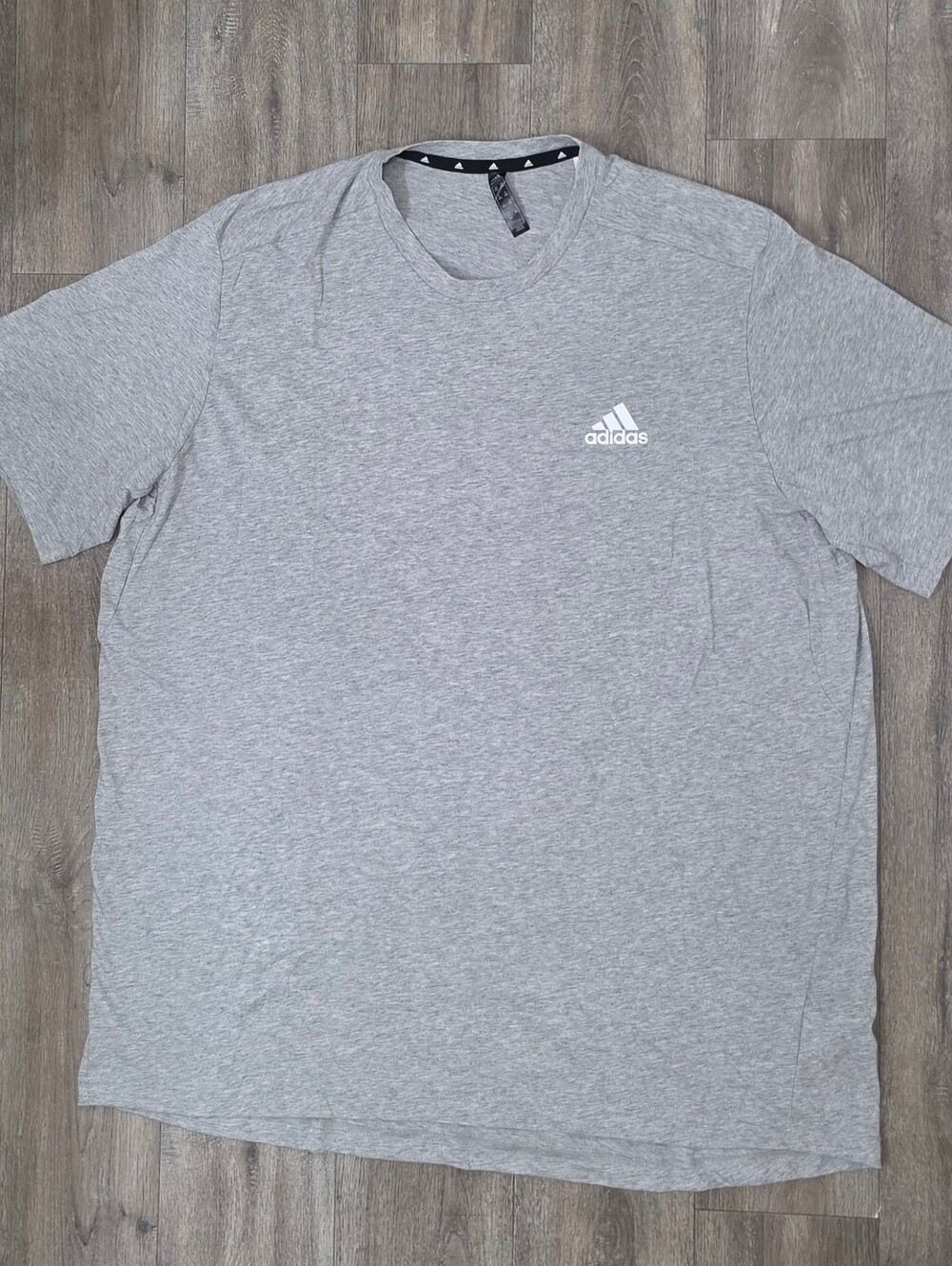 adidas Men's Aeroready Light Gray Short Sleeve Logo Tee-Size 2XLT